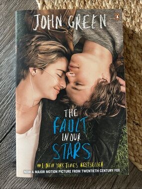 📚 3/$21 📚 The Fault in Our Stars ✨ by John Green #1 New York Times best seller
